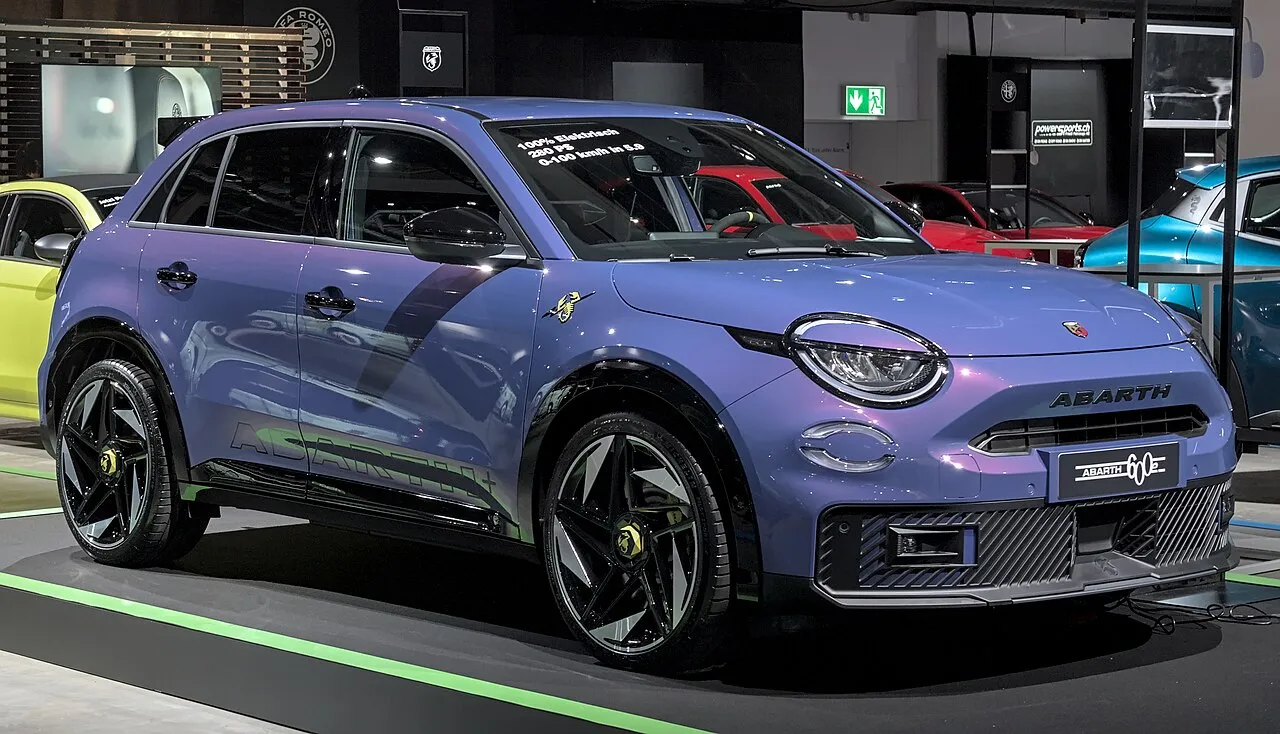 Abarth 600e, SUV électrique — 334 km d'autonomie WLTP