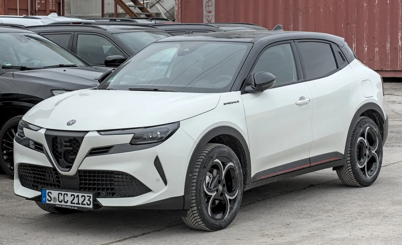 Alfa Romeo Junior Elettrica, SUV électrique — 334 km d'autonomie WLTP, commercialisée au Maroc