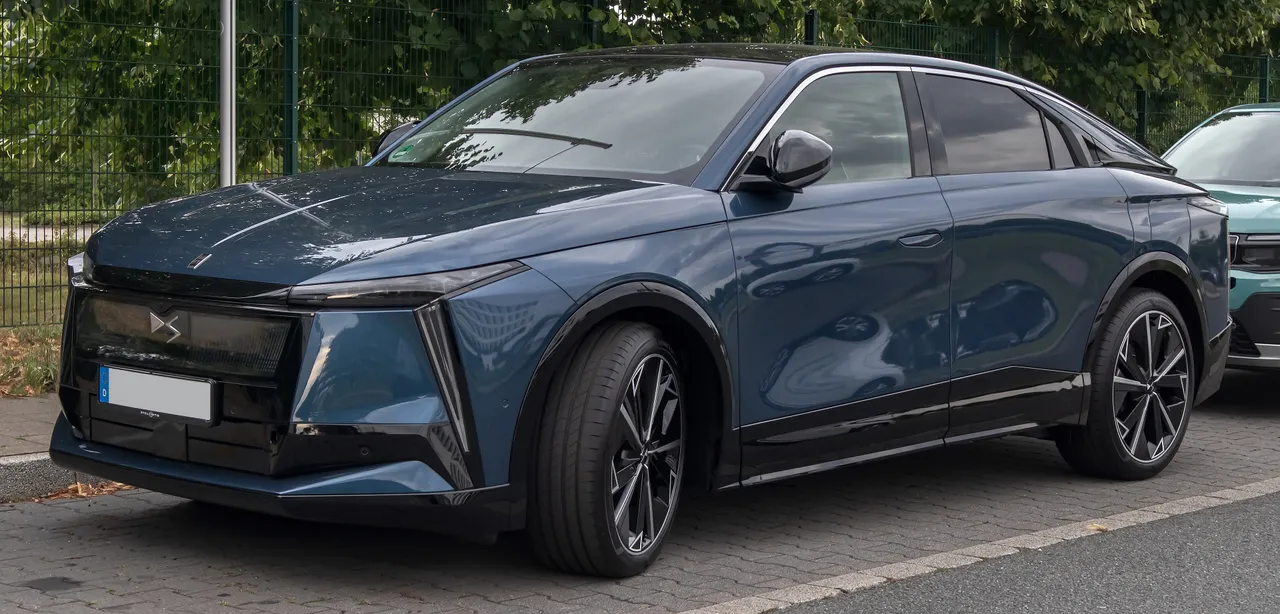 DS N°8, SUV électrique — 758 km d'autonomie WLTP