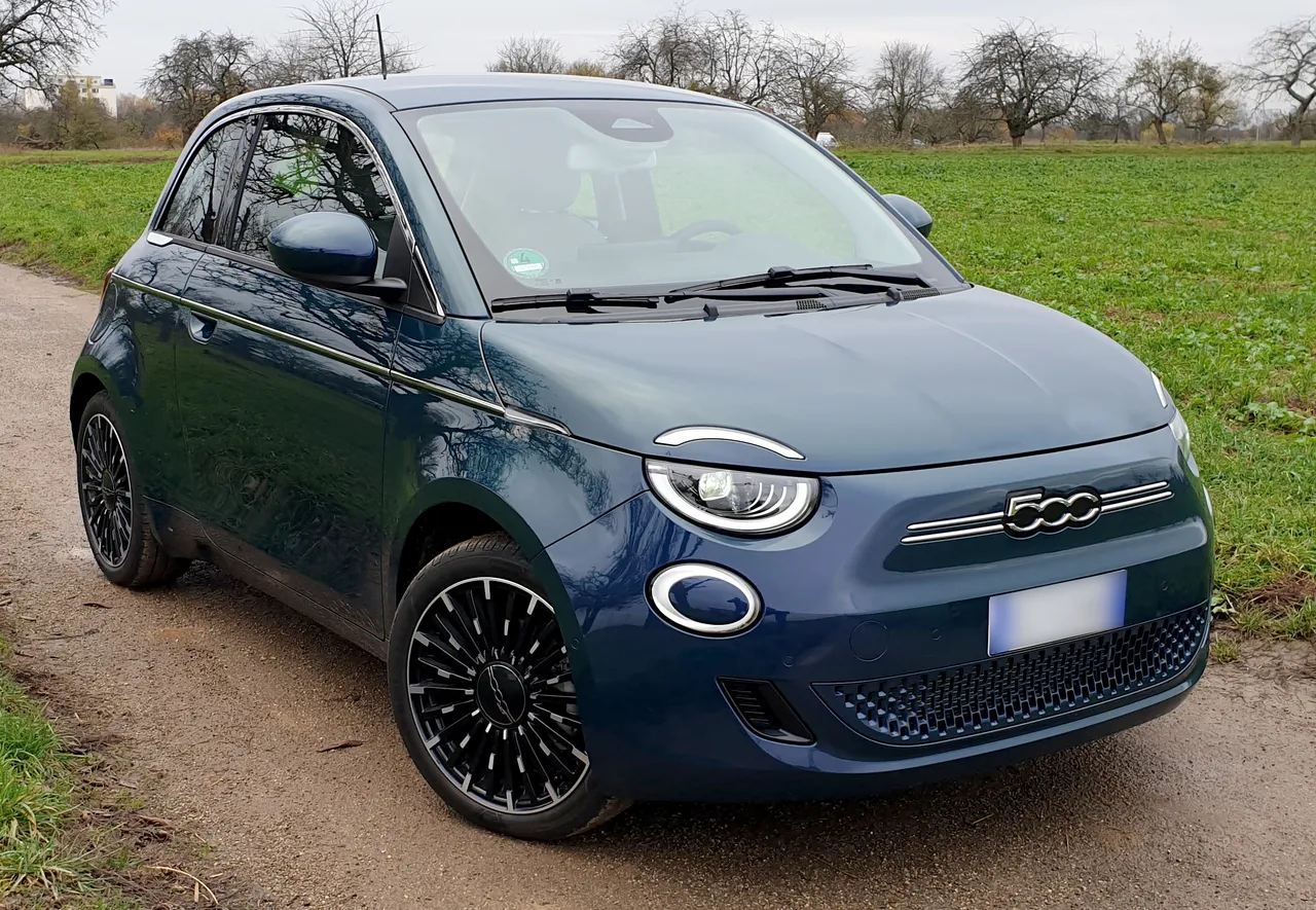 Fiat 500e, citadine électrique — 320 km d'autonomie WLTP