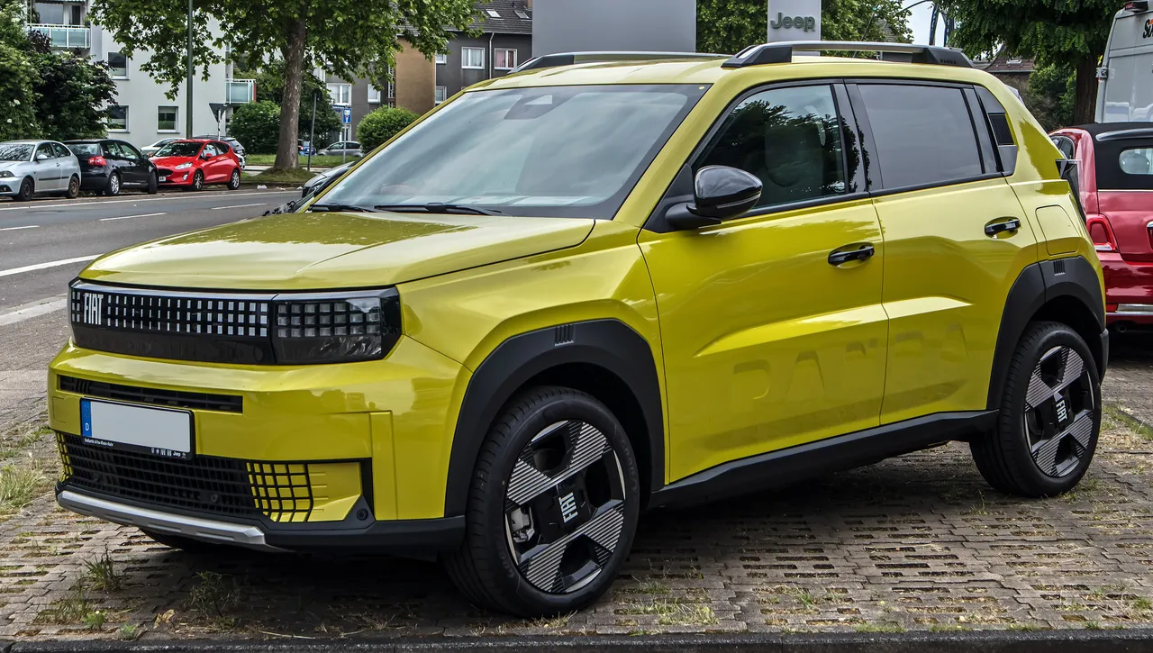 Fiat Grande Panda, SUV électrique — 320 km d'autonomie WLTP