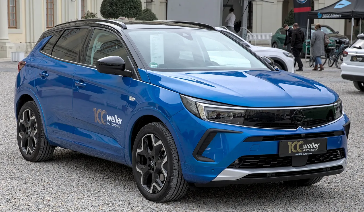 Opel Grandland Electric, SUV électrique — 700 km d'autonomie WLTP