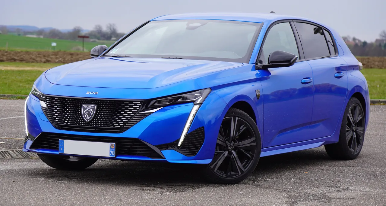 Peugeot e-308, citadine électrique — 420 km d'autonomie WLTP