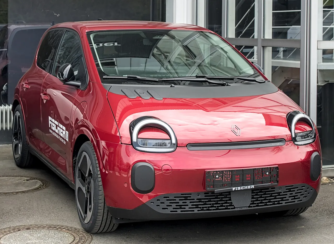 Renault Twingo E-Tech, citadine électrique — 295 km d'autonomie WLTP