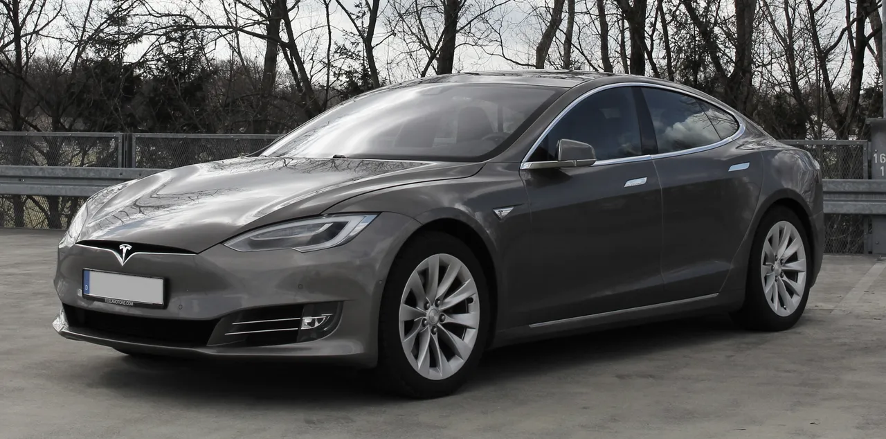 Tesla Model S, berline électrique — 637 km d'autonomie WLTP