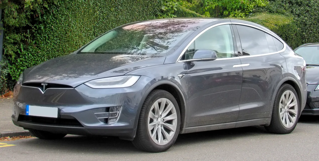 Tesla Model X, SUV électrique — 600 km d'autonomie WLTP