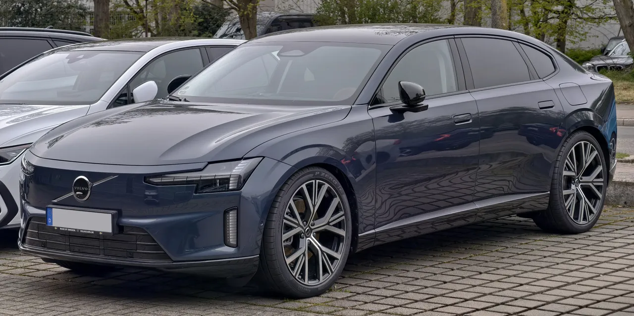 Volvo ES90, berline électrique — 651 km d'autonomie WLTP