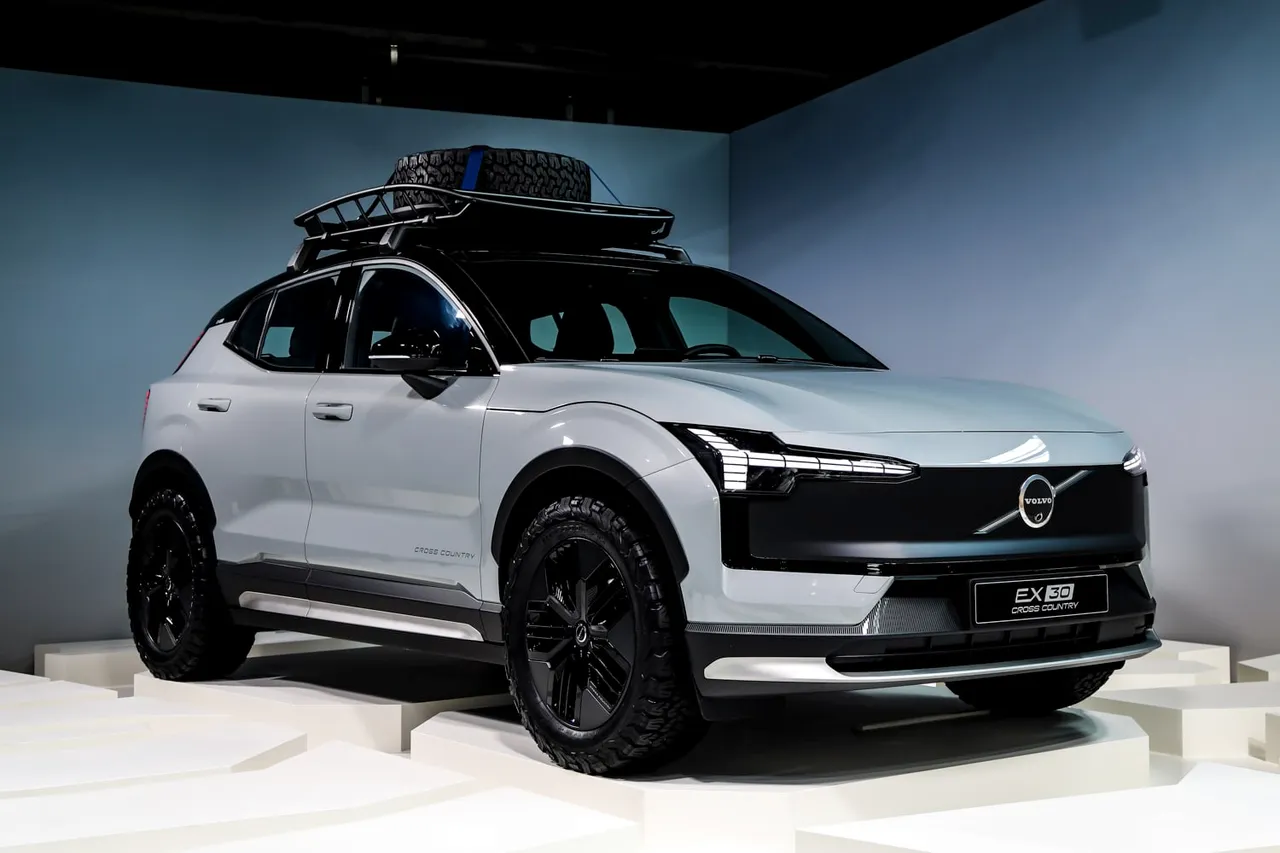 Volvo EX30 Cross Country, SUV électrique — 450 km d'autonomie WLTP